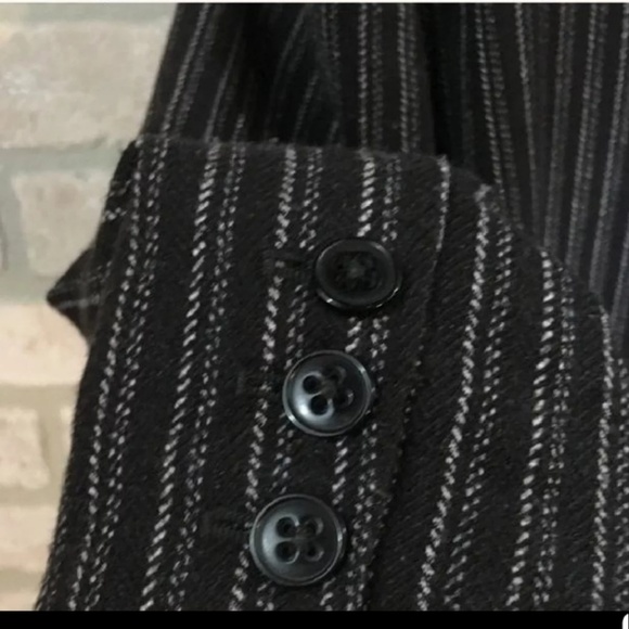 Cabi pinstriped leopard lined blazer size 6 - Picture 5 of 6